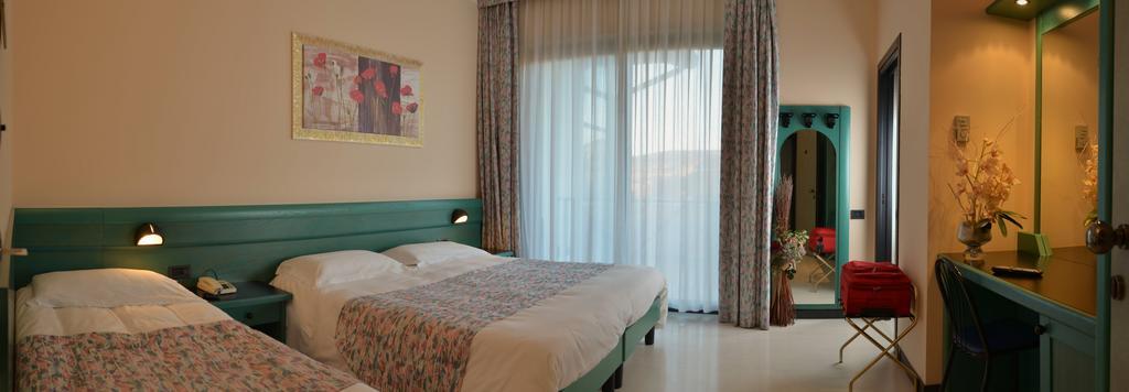 Hotel Eden วาเลจโจ ซูล มินโช ภายนอก รูปภาพ